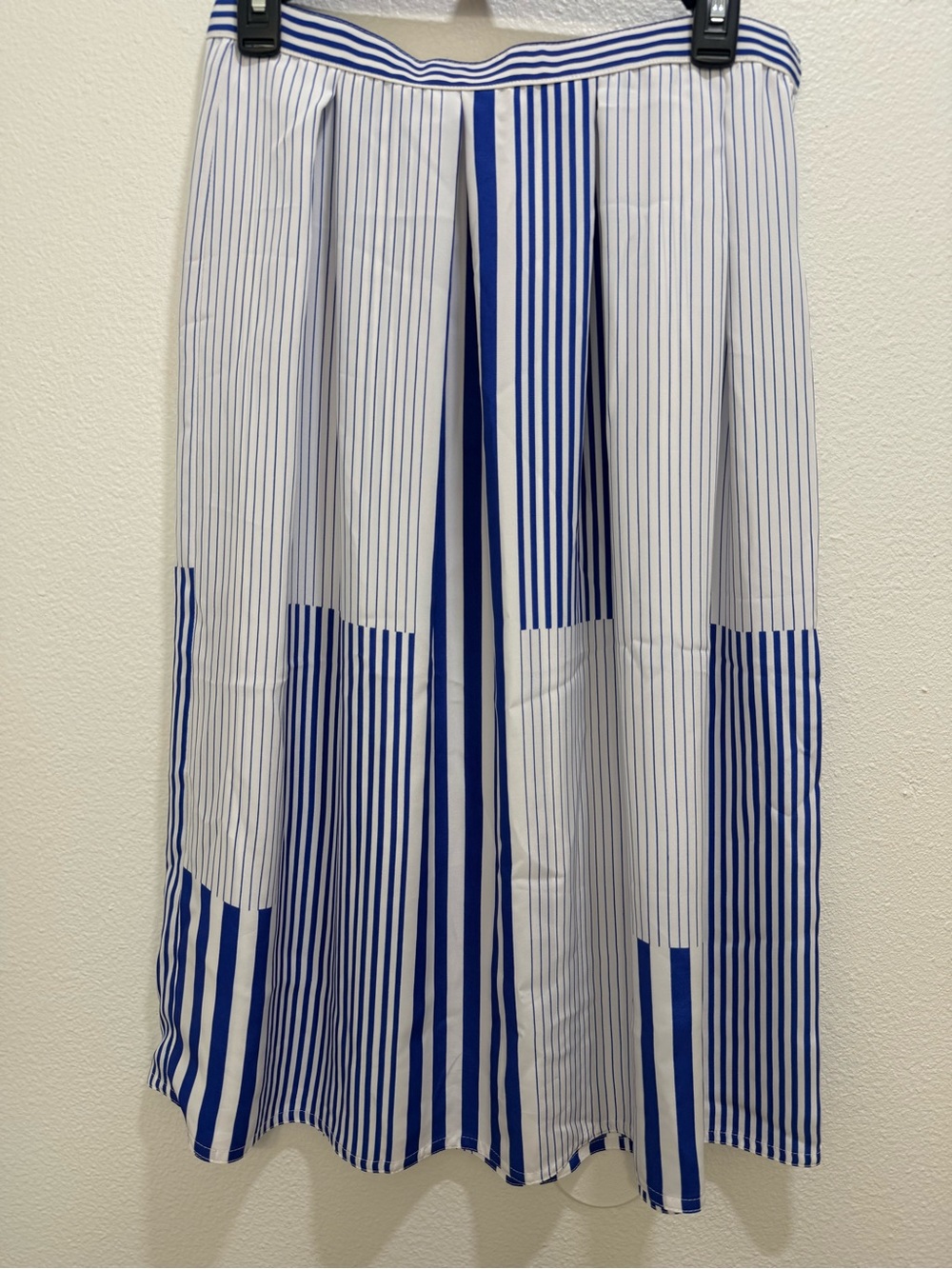 Cottagecore Colorblock Blue and White Striped Women’s Midi Skirt | M